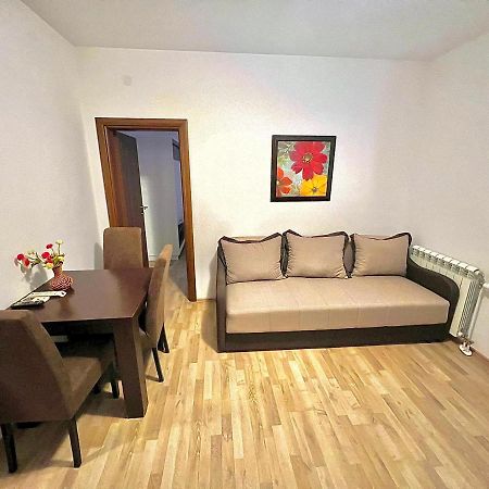 Apartments Family ติวัต ภายนอก รูปภาพ