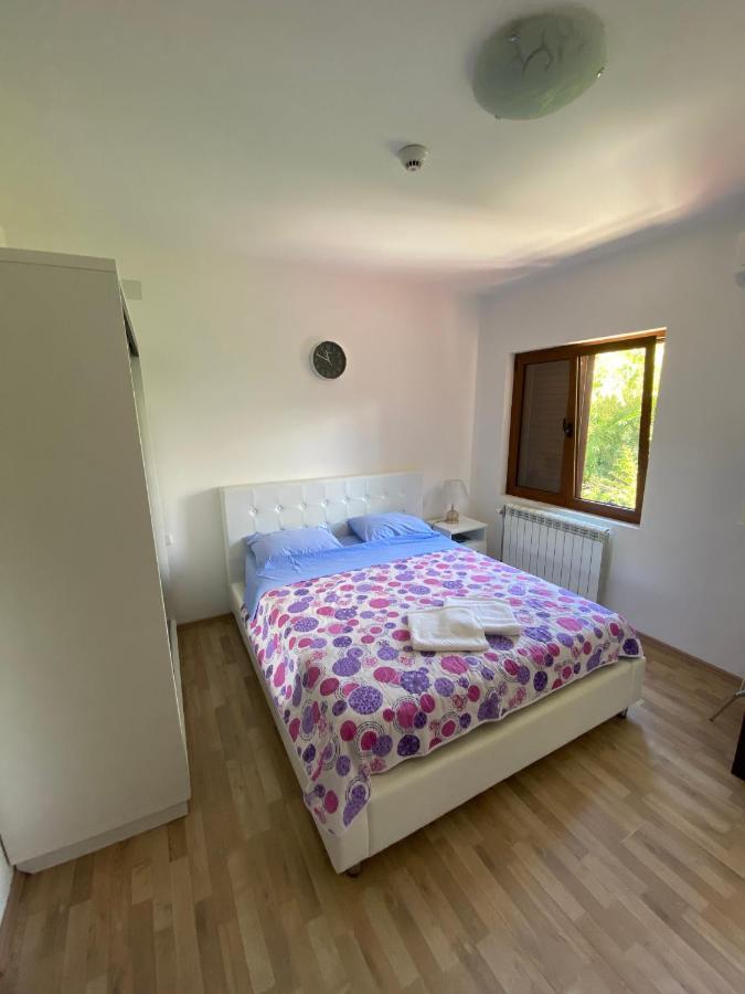 Apartments Family ติวัต ภายนอก รูปภาพ