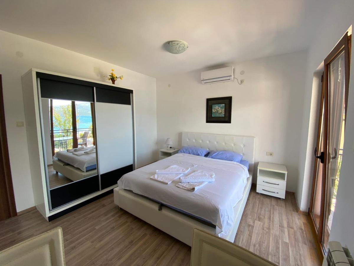 Apartments Family ติวัต ภายนอก รูปภาพ