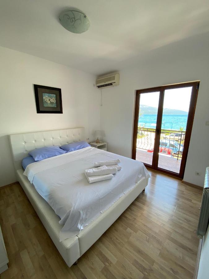 Apartments Family ติวัต ภายนอก รูปภาพ