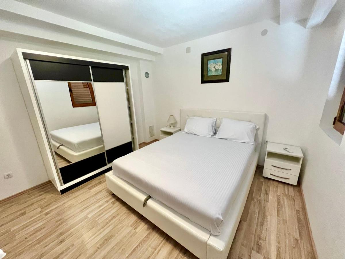 Apartments Family ติวัต ภายนอก รูปภาพ