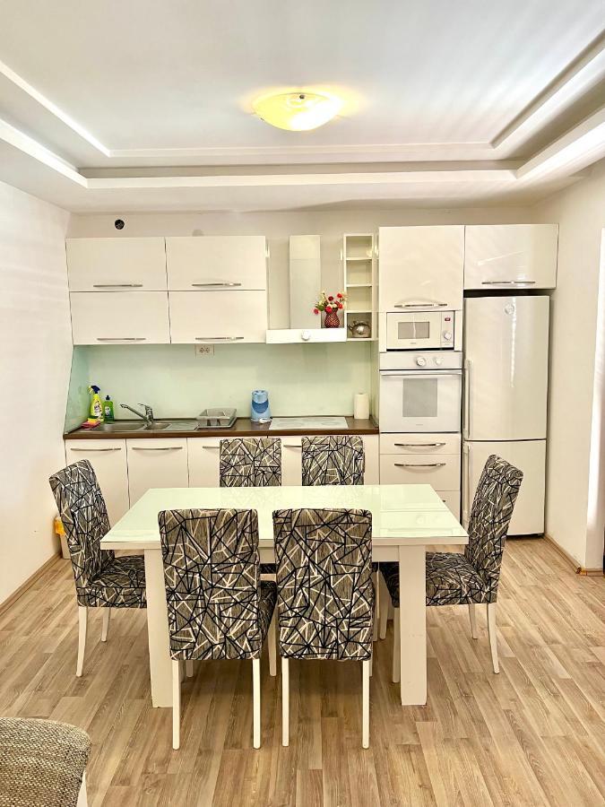 Apartments Family ติวัต ภายนอก รูปภาพ