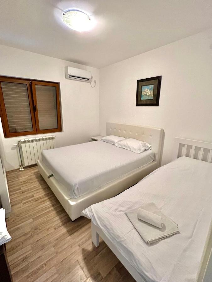 Apartments Family ติวัต ภายนอก รูปภาพ