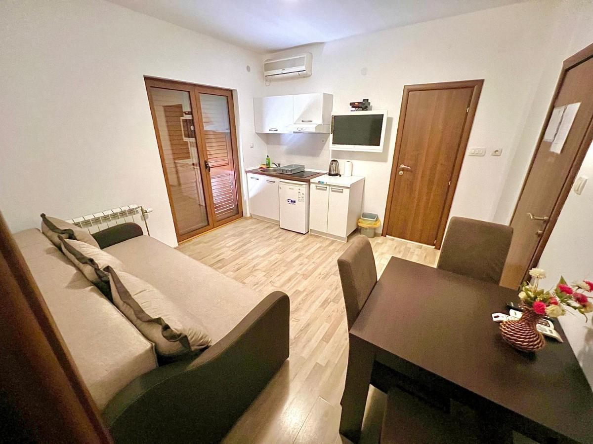 Apartments Family ติวัต ภายนอก รูปภาพ